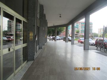 Palazzina commerciale in vendita a Torino