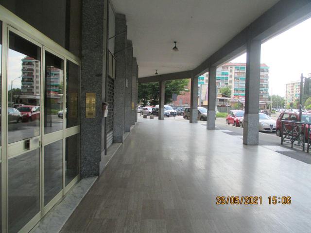 Palazzina commerciale in vendita a Torino