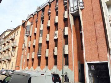 Palazzina commerciale in vendita a Torino