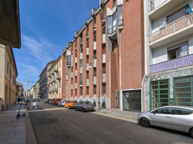 Palazzina commerciale in vendita a Torino