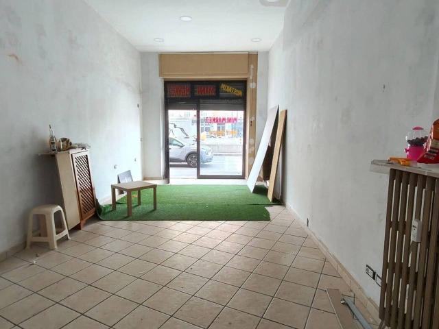 Palazzina commerciale in vendita a Torino