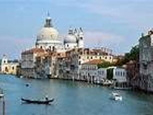 Palazzina commerciale in vendita a Venezia