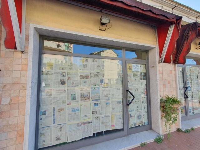 Palazzina commerciale in vendita a Viareggio