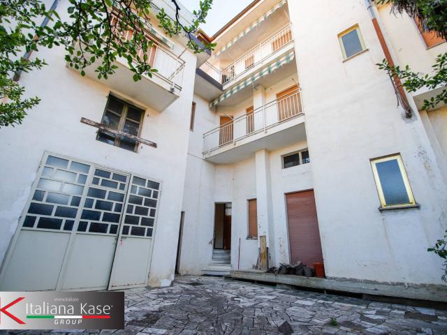 Palazzina in vendita a Caluso, Ar