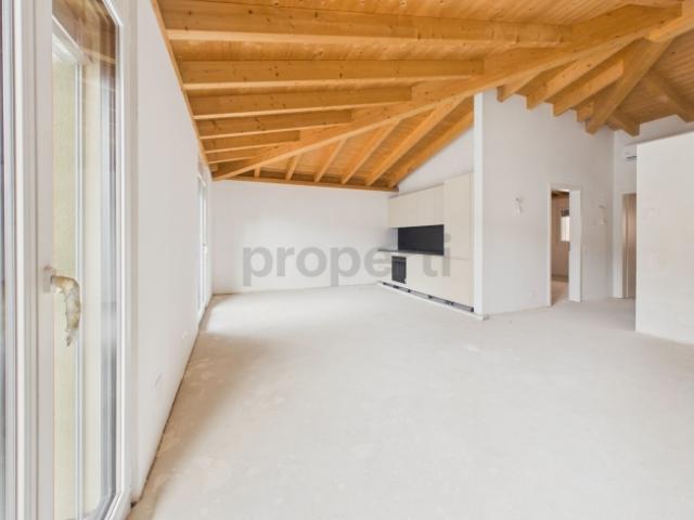 Palazzina Restaurata a Nuovo, Layout Funzionale & Alta Efficienza Energetica / Komplett Saniertes Gebäude, Funktioneller Grundriss & Hohe Energieeffizienz