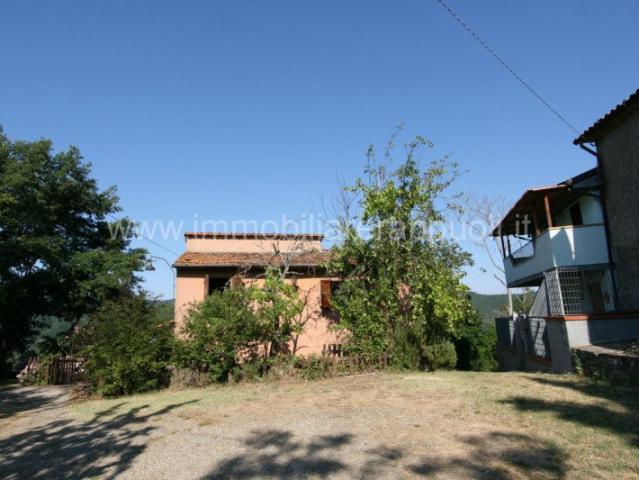 Palazzo Del Pero vendesi in campagna posizione collinare cas. 457m² Palazzo del pero