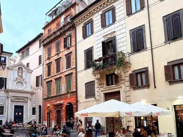 Palazzo di 1450 m² in vendita Roma, Lazio
