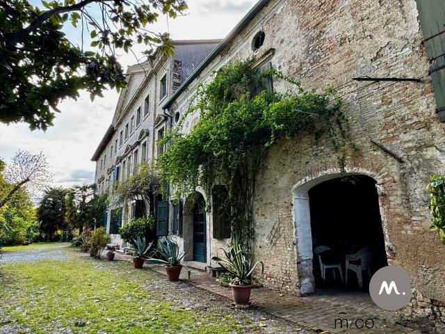 Palazzo di 1600 m² in vendita Via Castello, Pravisdomini, Pordenone, Friuli Venezia Giulia