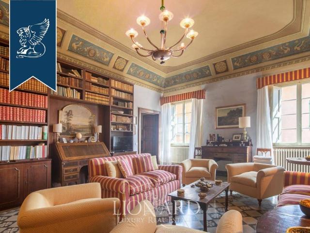 Palazzo di 1000 m² in vendita Volterra, Italia