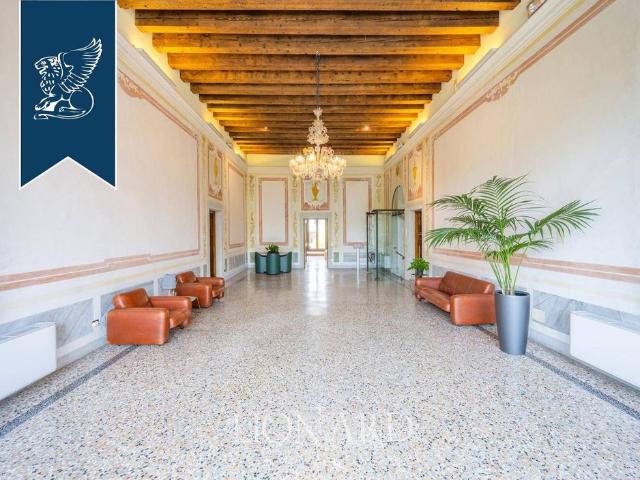 Palazzo di 2000 m² in vendita Treviso, Italia