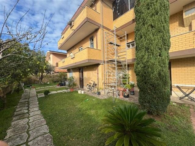 Palazzo di 210 mq a Fiumicino Paese, Focene, Isola Sacra, Parco Leonardo Fiumicino