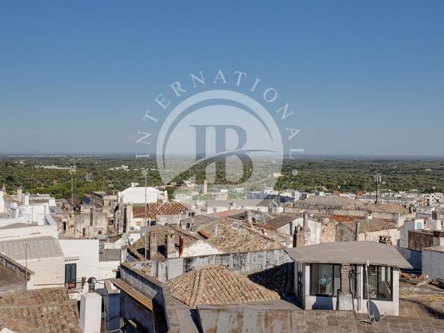 Palazzo di 395 m² in vendita Ceglie Messapica, Italia