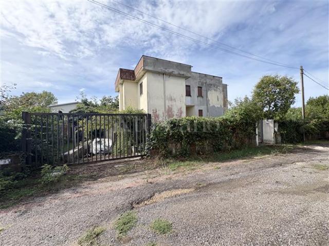 Palazzo di 300 mq a Loricina, Seccia, Tre Cancelli Nettuno