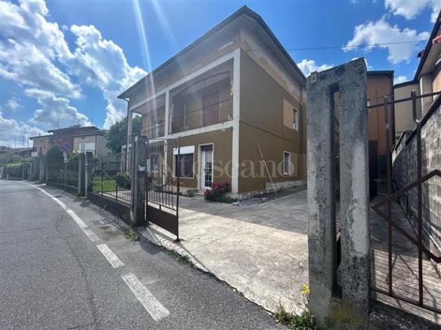 Palazzo di 400 mq a Centro Concesio