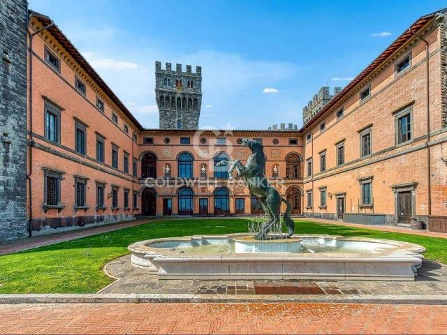 Palazzo di 5000 m² in affitto Via al Castello, Acquapendente, Lazio