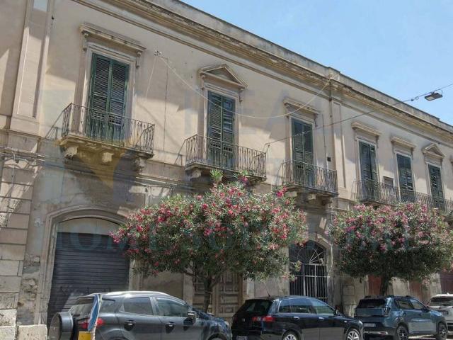 Palazzo di 800 m² in vendita Siracusa, Sicilia