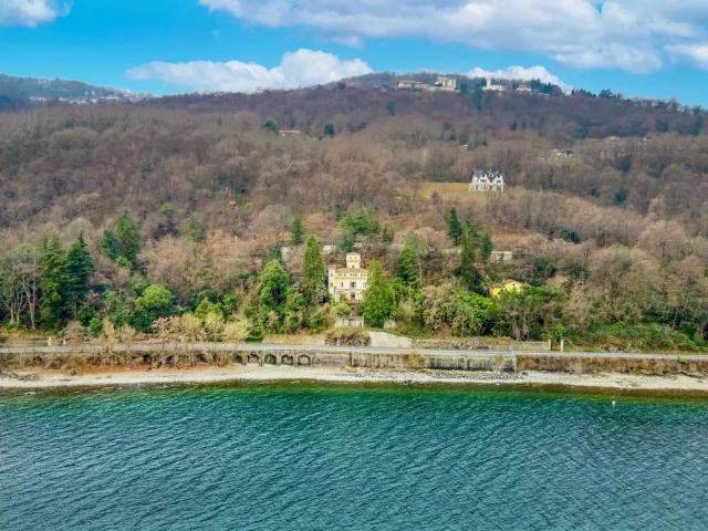 Palazzo di 937 m² in vendita Stresa, Italia