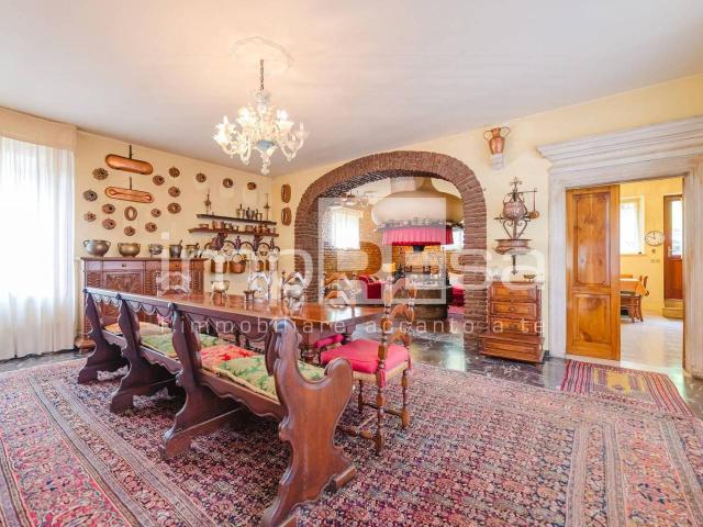 Palazzo in vendita a Vittorio Veneto