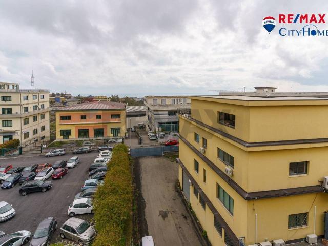 Palazzo in vendita a Aci Sant'Antonio