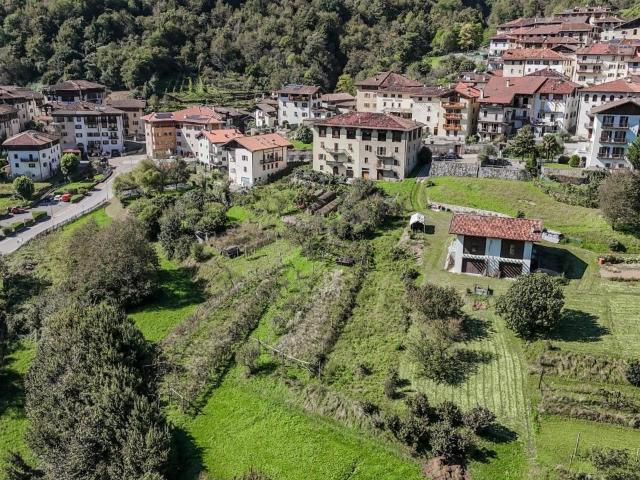 Palazzo in vendita a Borgo Chiese