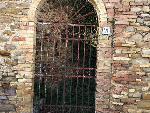 Palazzo in vendita a Canzano, centro