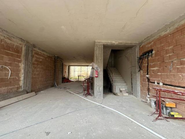 Palazzo in vendita a Canosa di Puglia via Corsica, 60