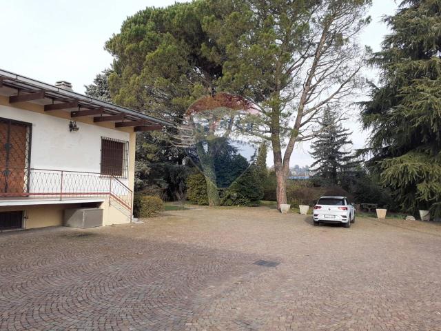 Palazzo in vendita a Cairate