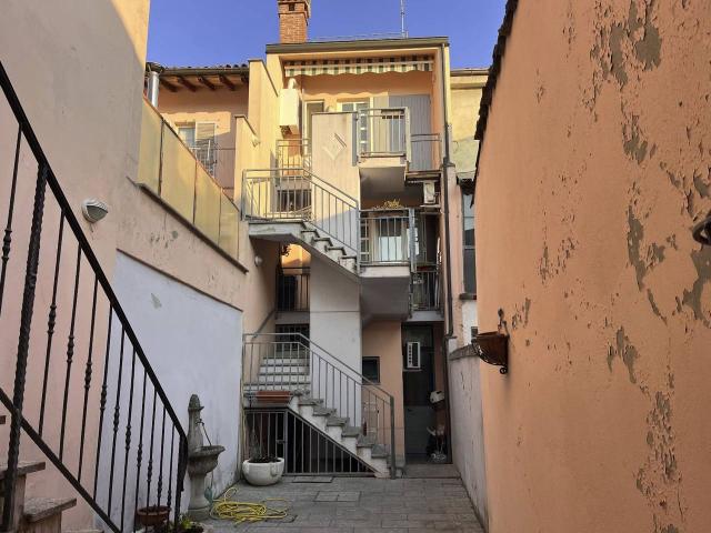 Palazzo in vendita a Castel San Giovanni