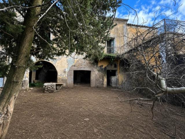 Stabile/palazzo in vendita a Cava de' Tirreni via raffaele vitale, San Pietro