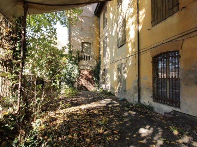 Palazzo in vendita a Correggio