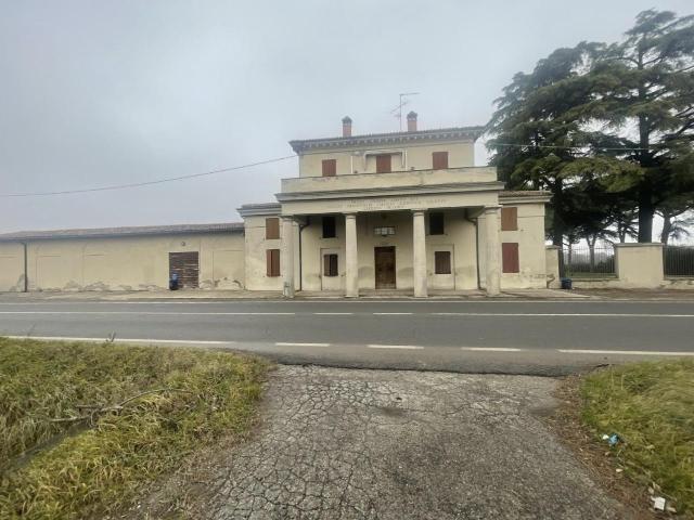 Palazzo in vendita a Faenza