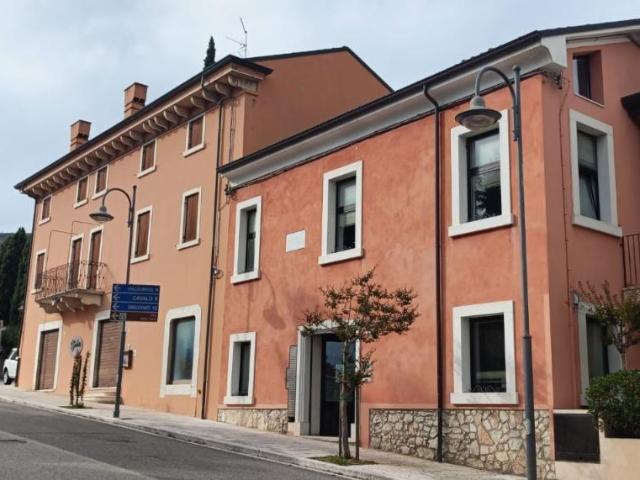Palazzo in vendita a Fumane