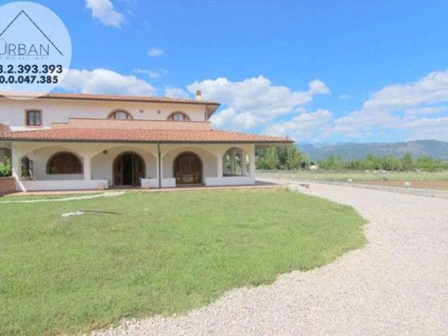 Palazzo in vendita a L'Aquila