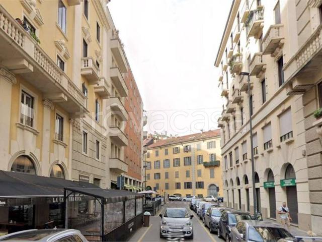 Palazzo in vendita a Milano via Torino, Carrobbio