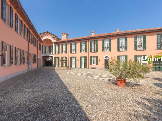 Palazzo in vendita a Missaglia