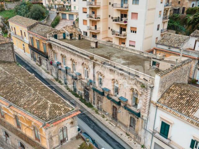 Palazzo in vendita a Modica