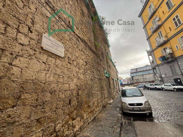 Palazzo in vendita a Napoli