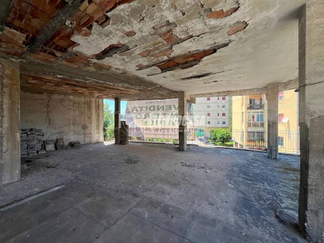 Palazzo in vendita a Napoli