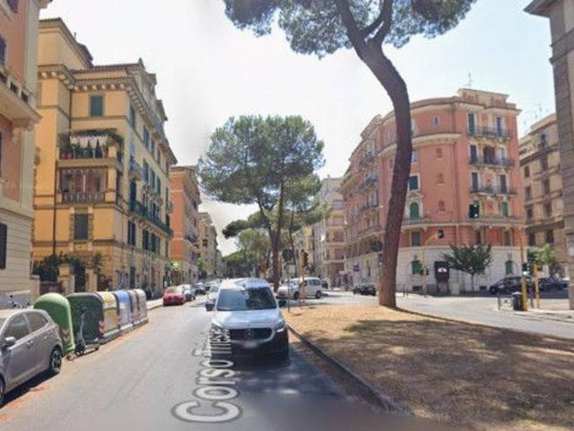 Palazzo in vendita a Roma