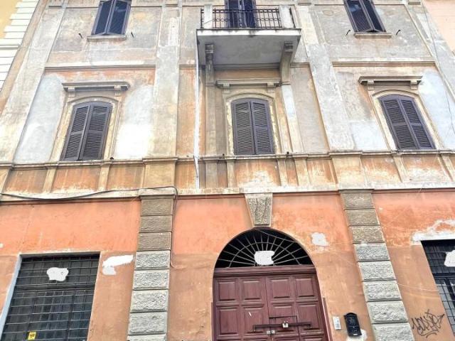 Palazzo in vendita a Roma