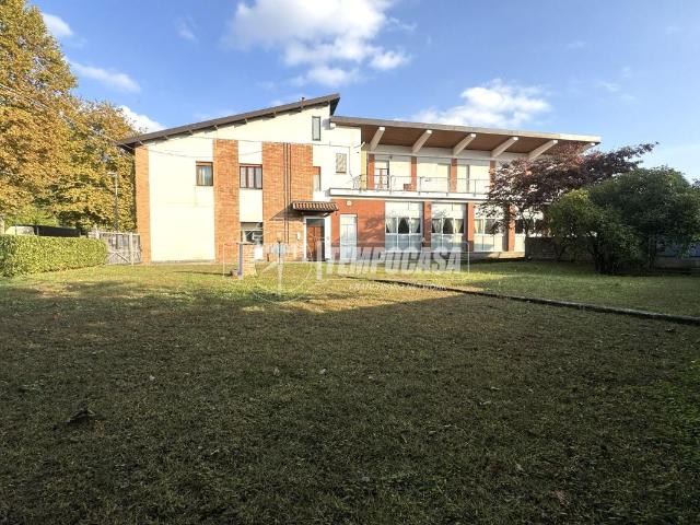 Palazzo in vendita a Romano Canavese