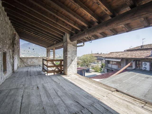 Palazzo in vendita a Roe' Volciano