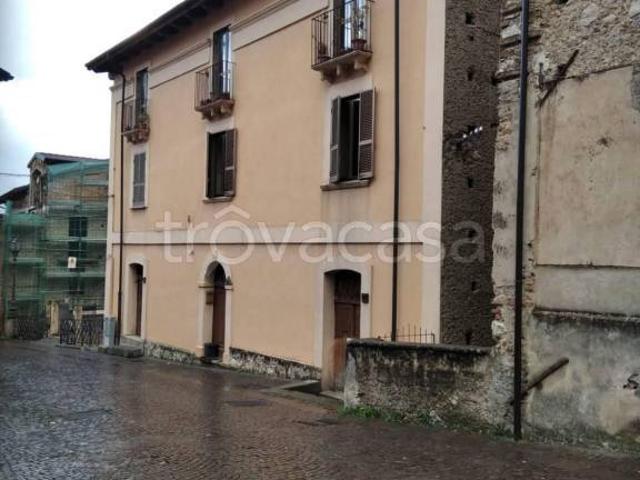 Palazzo in vendita a Spezzano della Sila via cosenza