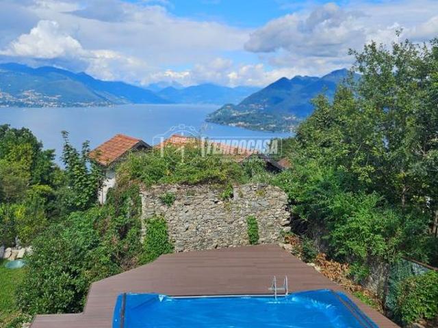 Palazzo in vendita a Stresa