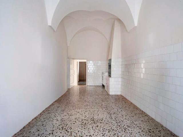 Palazzo indipendente per hospitality e showroom