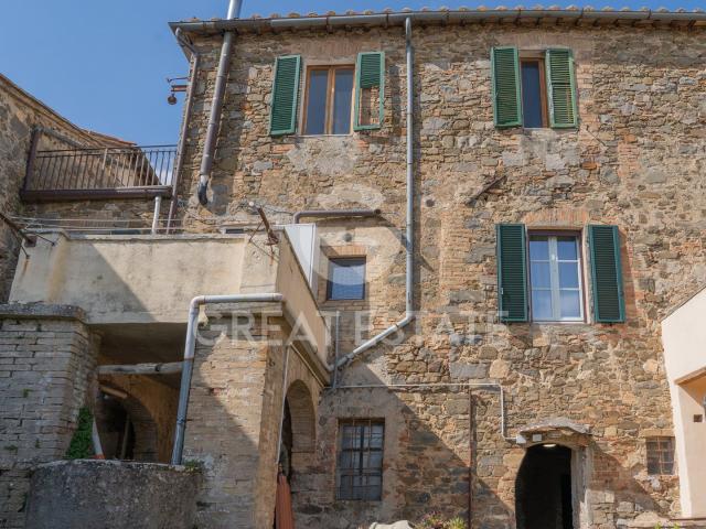 Palazzo Larici 400m² Montalcino