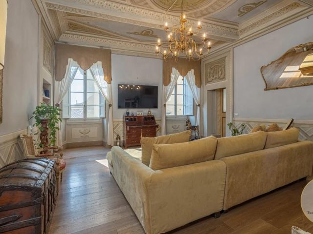 Palazzo Petrella · COR434 205m² Cortona