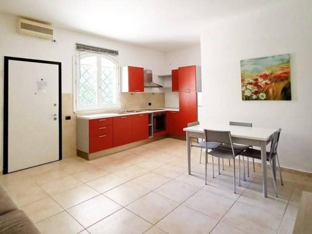 Palazzo / Stabile in affitto a Massa MS