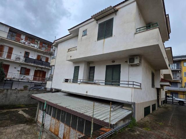Palazzo / Stabile in affitto a Marigliano NA