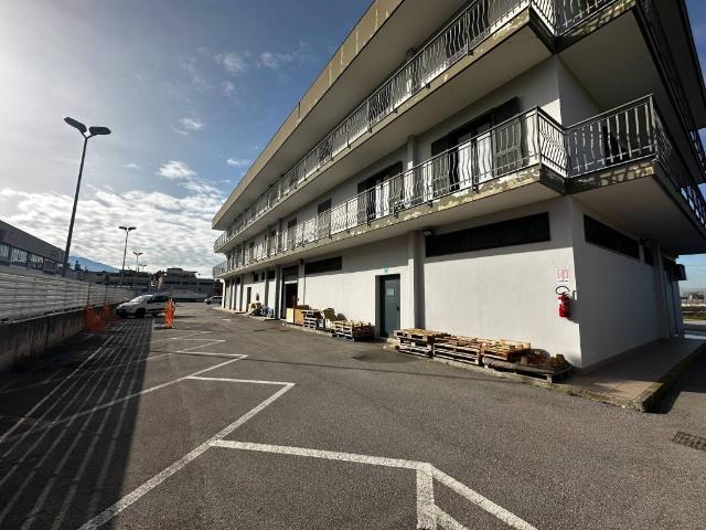 Palazzo / Stabile in affitto a Mariglianella NA